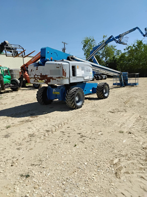 USED 2014 Genie S-85