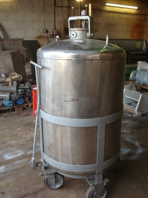 400L S/S Enclosed Tank On Castors