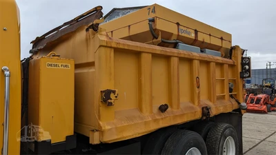 USED 2005 INTERNATIONAL WORKSTAR 7400