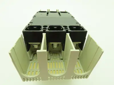Mitsubishi Electric NV250-SVU Circuit Breaker Ground Fault 225A 3Ph 480V