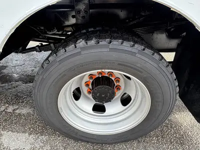 Used 2017 VERSALIFT SST40EIH-02 Bucket (boom) trucks Florida US | Truck and Van Outlet #1509170