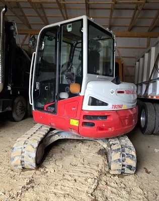 TAKEUCHI TB260 Excavator | Iron Listing (14)