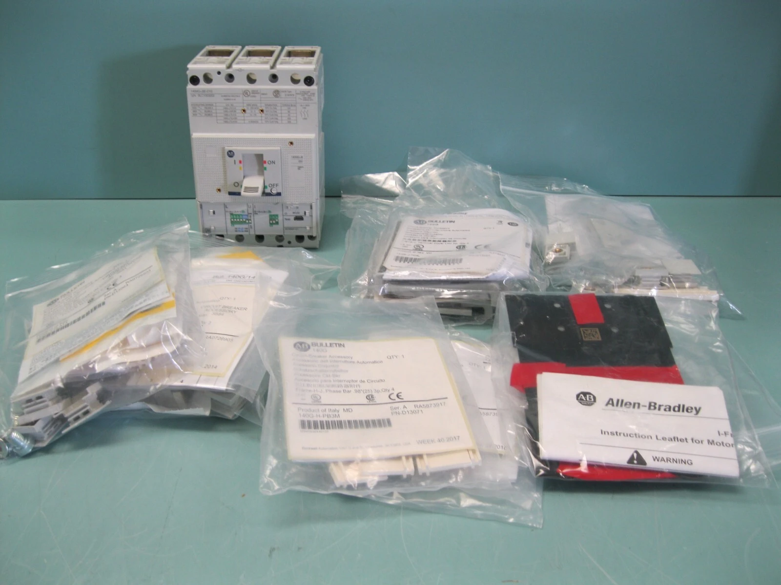 NEW Allen-Bradley 140MG-J8E-D10