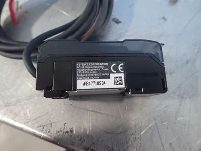 NEW KEYENCE CZV21A