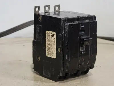 USED SQUARE D QOB360