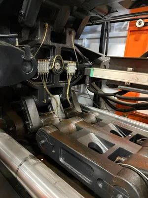 2020 CHEN HSONG EM320-PET Injection Molding Horizontal/Vertical | Machinery Network (6)