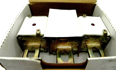 NEW LOT OF 3 FERRAZ SHAWMUT J301745 FUSE 500A 1100V