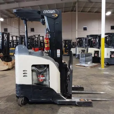 USED 2016 CROWN RR5725-45