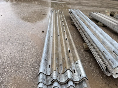Used 13’6” GUARDRAIL - 10 PIECES. SELLER WILL LOAD. MUNICIPALITY OWNED. _UNKNOWN_ Guard Rails Michigan US | Miedema Asset Management Group #1410848