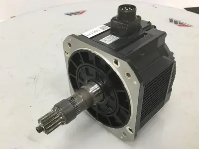 USED YASKAWA SGMD-40AWA-YR11