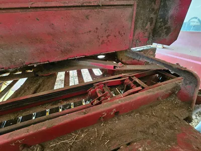 NEW HOLLAND 273 BALER | Iron Listing (15)