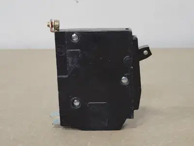 NEW SQUARE D QOB150