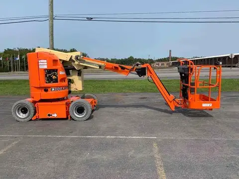 USED 2014 JLG E300AJP