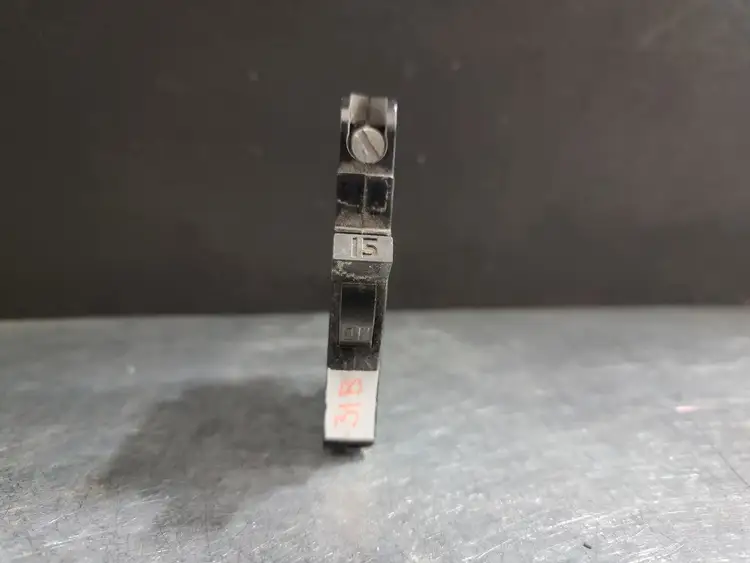 Used FEDERAL PIONEER _UNKNOWN_ Switchgears British Columbia CA | Lenmark #243764