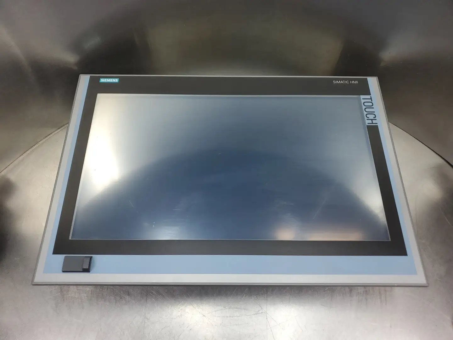 USED Siemens 22" USB 677D Touch SIMATIC HMI w/6AV7260-2GM41-0BX6 IPC Module