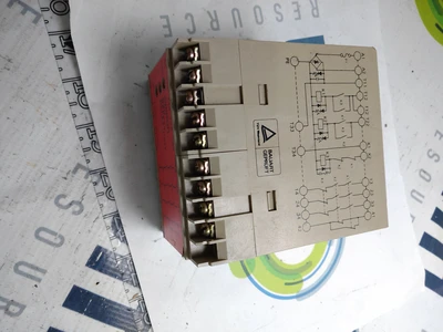 USED OMRON G9D301