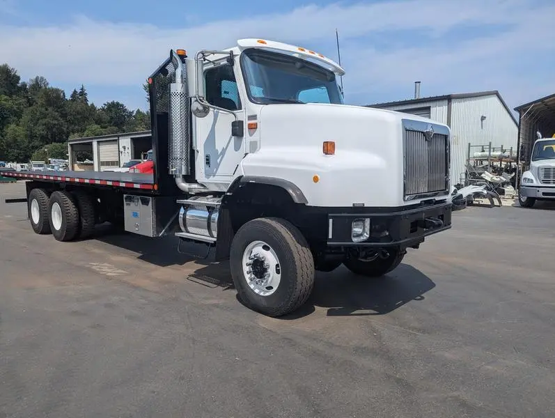 Used 2006 INTERNATIONAL 5600 Flatbed Trucks Washington US | Puget Sound Truck Sales #1546525