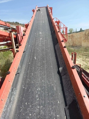 TEREX Mobie Impact Crusher with Screener (2011), full working order, visible under power
