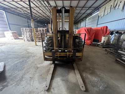 Sellick 8000 Lbs Rough Terrain Forklift