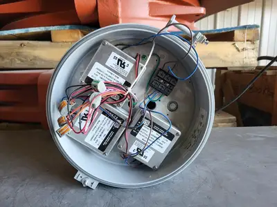 NEW CROUSE-HINDS VMV7L/UNV1