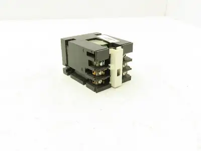 General Electric CR120A02011AA GE Industrial Relay 300V 10A 120VAC 40HZ Coil