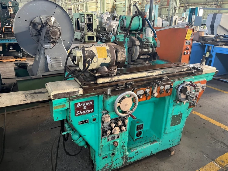 Used BROWN & SHARPE 1 Universal Cylindrical Grinders Ohio US | Mohawk Machinery 3 #182745