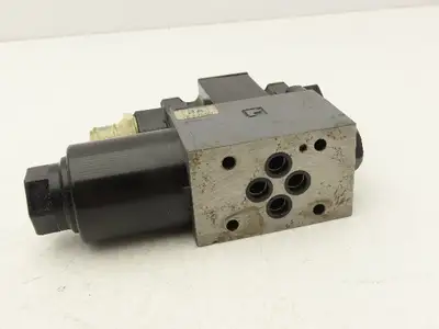 Tokyo Tokimec DG4V-3-2A-M-P7-H-7-54 Directional Control Solenoid Valve 24VDC