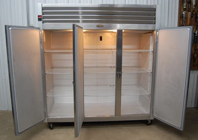 142-1121 Traulsen G31011 Reach In Stainless Steel 3 Door Freezer