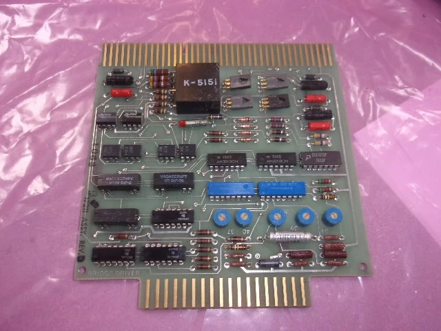 Used Universal Instruments 17211 REV D Miscellaneous PCB & SMT Equipment Arizona US | ASSET CONVERSION SPECIALISTS, INC. #320605
