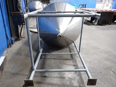 Approx. 1100 Gallons S/s Tank