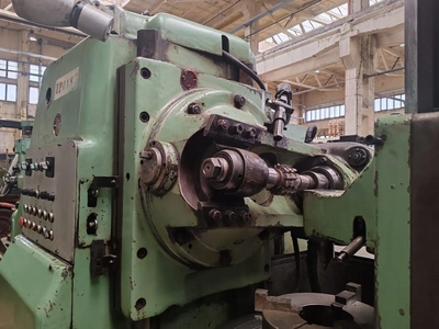 KOMSOMOLETZ Gear Hobber, in good used condition