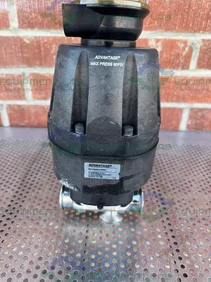 USED ITT PURE-FLO DIAPHRAGM VALVES 90PSI  3 WAY VALVE W/ 1" TO 1/2" SANITARY FITTING