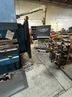 Yawei 400 ton CNC Press Brake with Crowning