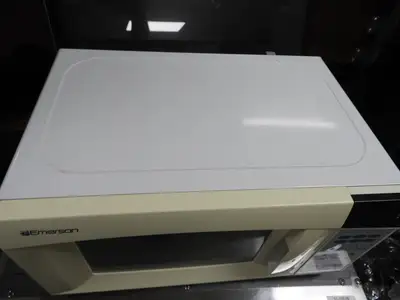 Used Emerson Used Emerson 700 Watt 0.7 Cubic Feet Microwave Oven MW7300W 120V Ovens Illinois US | Falcon Restaurant Supply #1376550