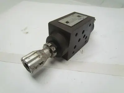 Western Fluidyne WFDGMFN5YA2WB2W41 Hydraulic control valve adjustable lot of 5
