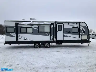 USED 2018 FOREST RIVER VIBE 288RLS
