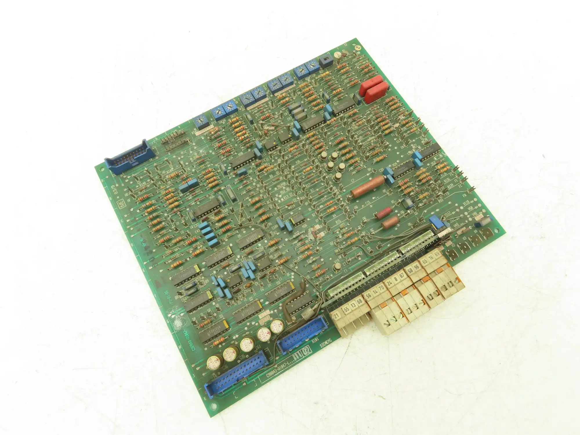Siemens C98043-A1047-L Printed Circuit Control Board Slot Rack PCB