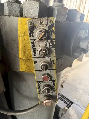 2000 TON HEAVY DUTY 4-POST HYDRAULIC PRESS, USED FOR STRAIGHTENING PIPE & BAR: YOBRO #25137