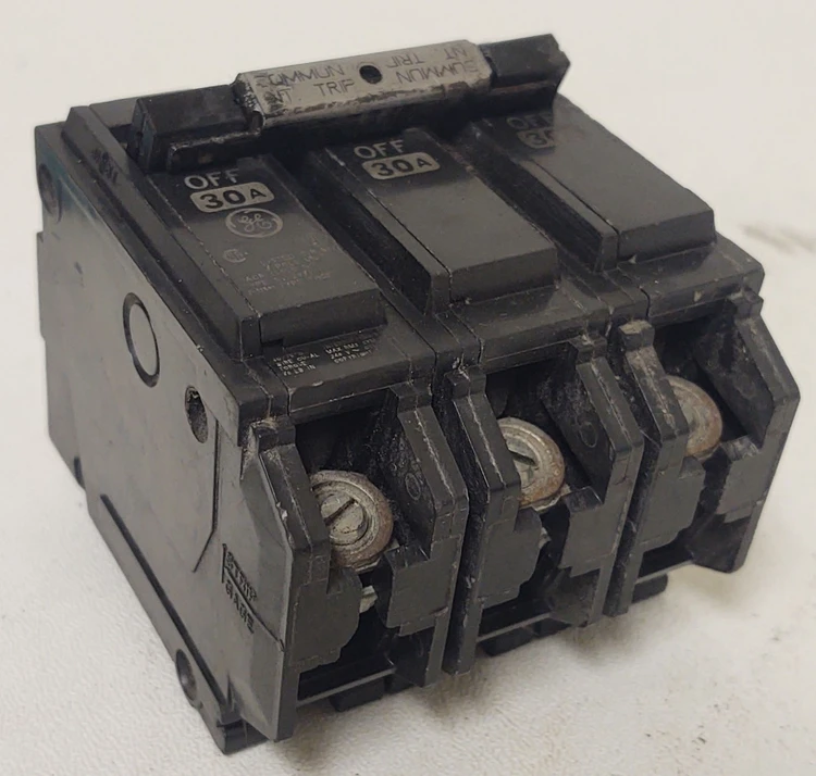 Used GE THQB32030 Circuit Breakers Kentucky US | Edwards Industrial Repair #978113