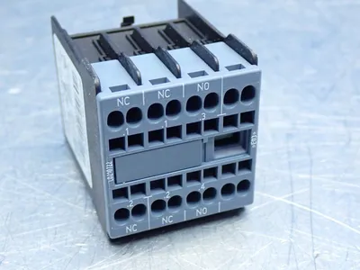 New | in-Stock SIEMENS 3RH29112HA12 Relays & Switches | HGR 24 #739516