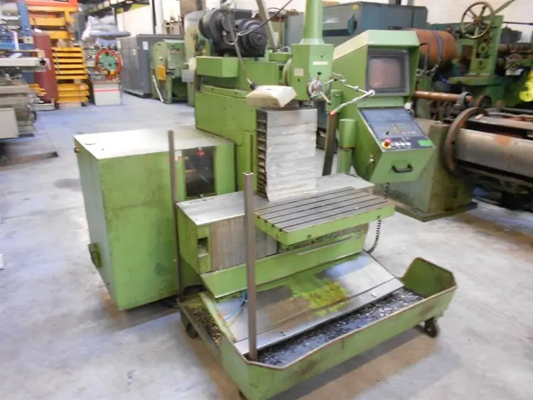 Used MAHO MH 500C X: 500 - Y: 400 - Z: 300MM CNC Horizontal Table Type Boring Mills BE | Apt International N.V #361937