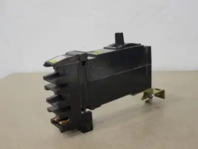 USED SQUARE D FH16015C