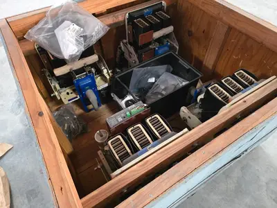 Used _UNKNOWN_ _UNKNOWN_ Circuit Breakers Indiana US | Myron Bowling Auctioneers Inc #1503989