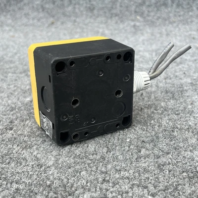 Used IDEC FB1W-HW1B-V402R Relays & Switches California US | Davliegogo LLC #1706228