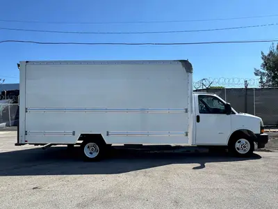 Used 2021 GMC SAVANA CUTAWAY Box trucks Florida US | Truck and Van Outlet #1509173