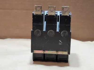 40 Amp 3 Pole 600 Volts Circuit Breaker