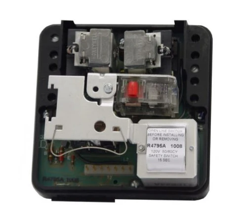 Honeywell R4795A1008 Flame Safeguard Module [New]