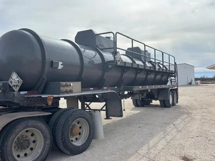 Used 2011 WILCOX FIBERGLASS ACID TRAILER Tanker Trailers Texas US | Elliott Equipment Company #1049044
