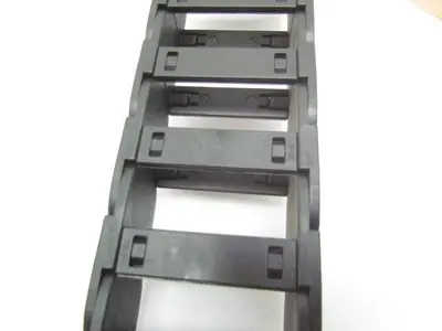 Cable/Hose Carrier 200mm Bending Radius 70mmW x 28mmH Window 46mm Pitch 41.5" L