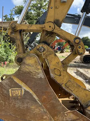 Used 2025 CATERPILLAR 320 Excavators Texas US | Proxy Equipment #1388890